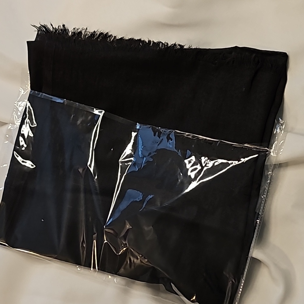 Lightweight frayed fashion scarf 75"×43"